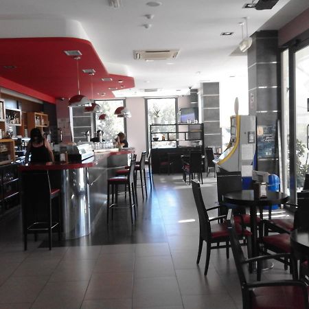 אורנסה Hostal Restaurante Vial מראה חיצוני תמונה