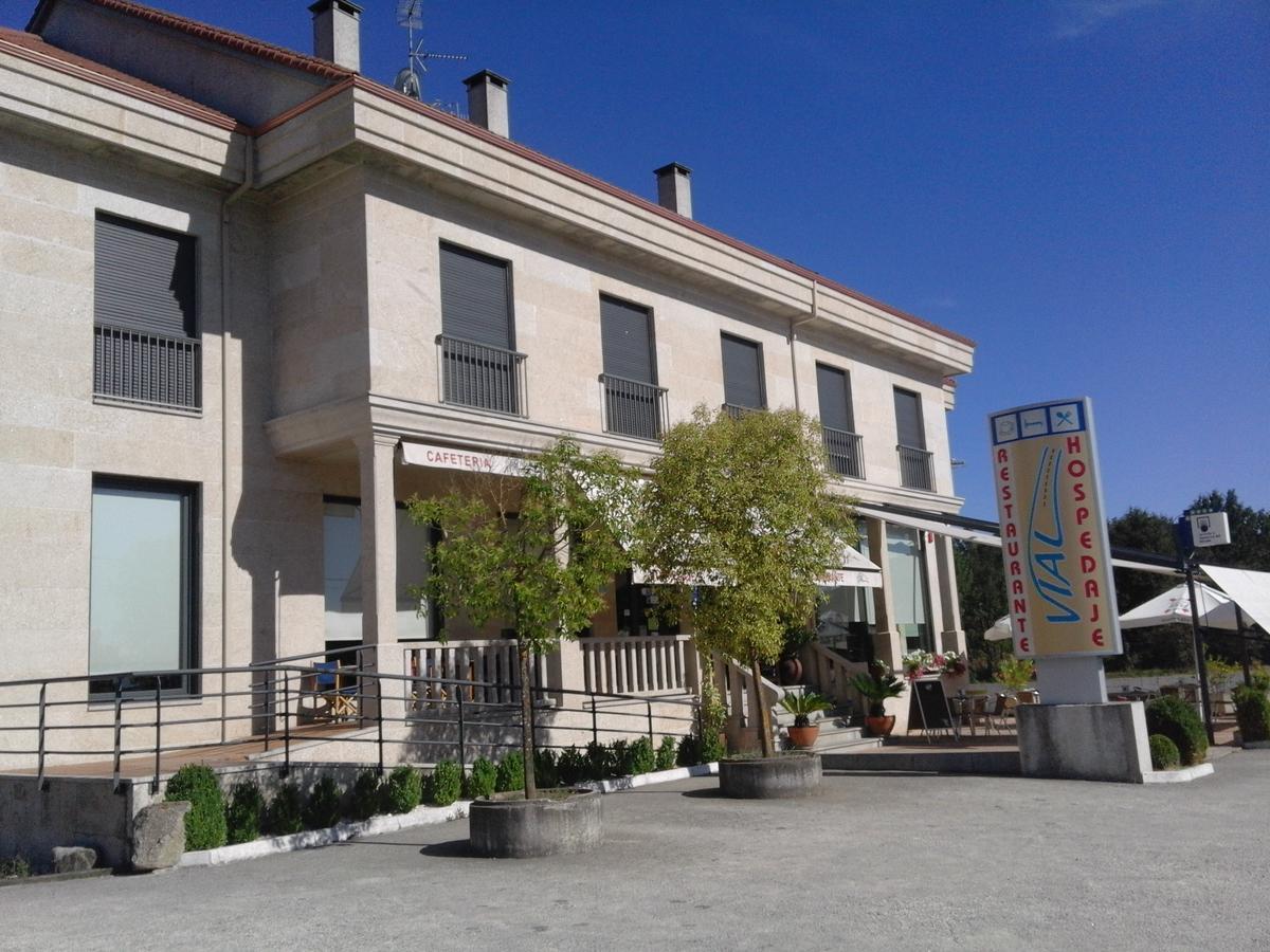 אורנסה Hostal Restaurante Vial מראה חיצוני תמונה