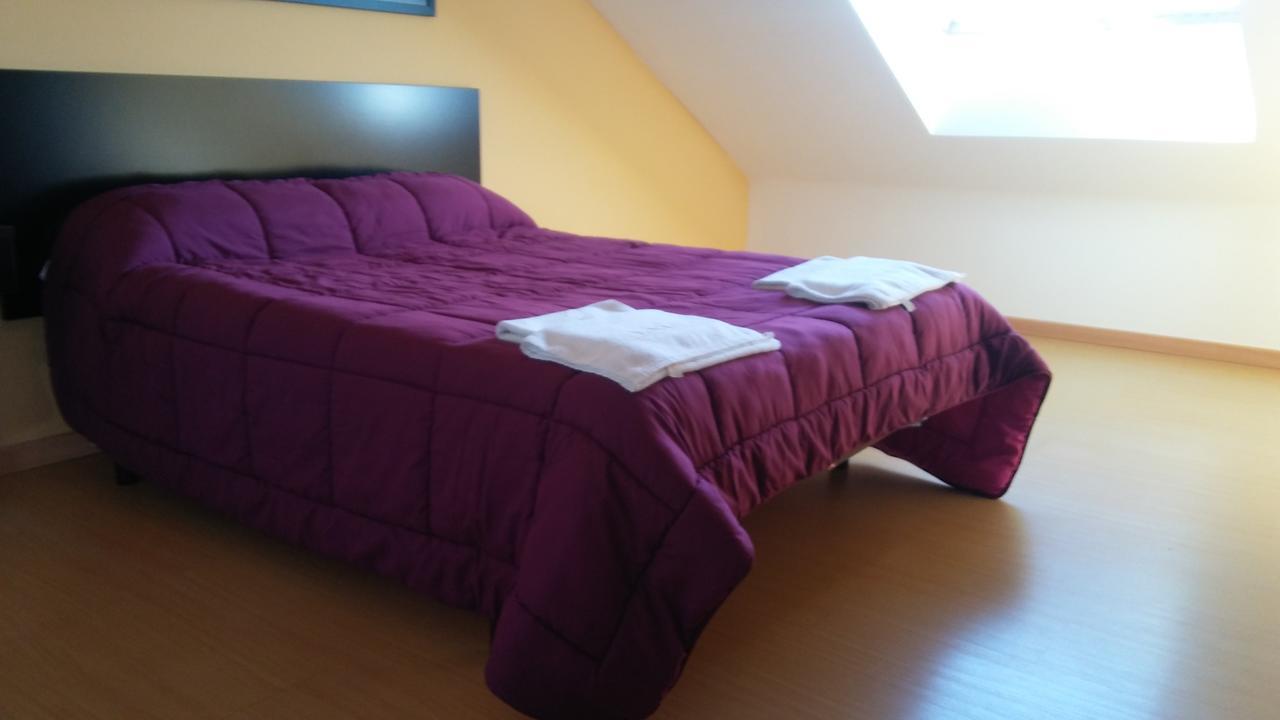 אורנסה Hostal Restaurante Vial מראה חיצוני תמונה