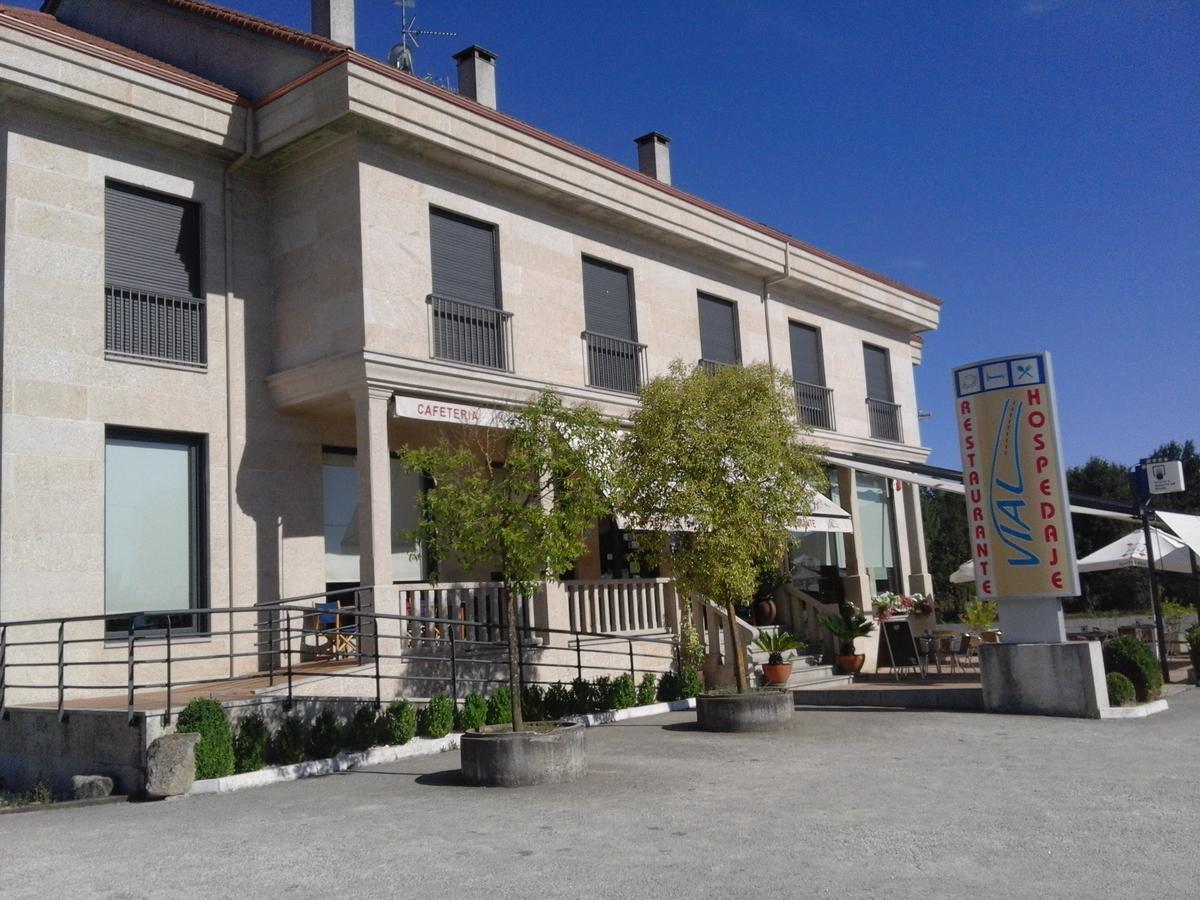 אורנסה Hostal Restaurante Vial מראה חיצוני תמונה